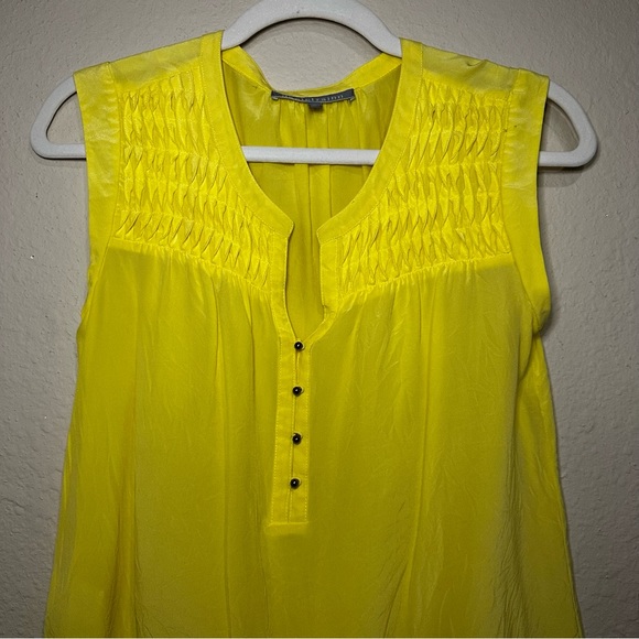 104. Daniel Rainn 100% Silk Yellow Sleeveless Blouse Tank Top - Picture 7 of 11